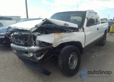 2002 Dodge Ram 2500 из США, поврежденный, VIN 3B7KC23Z42M215001